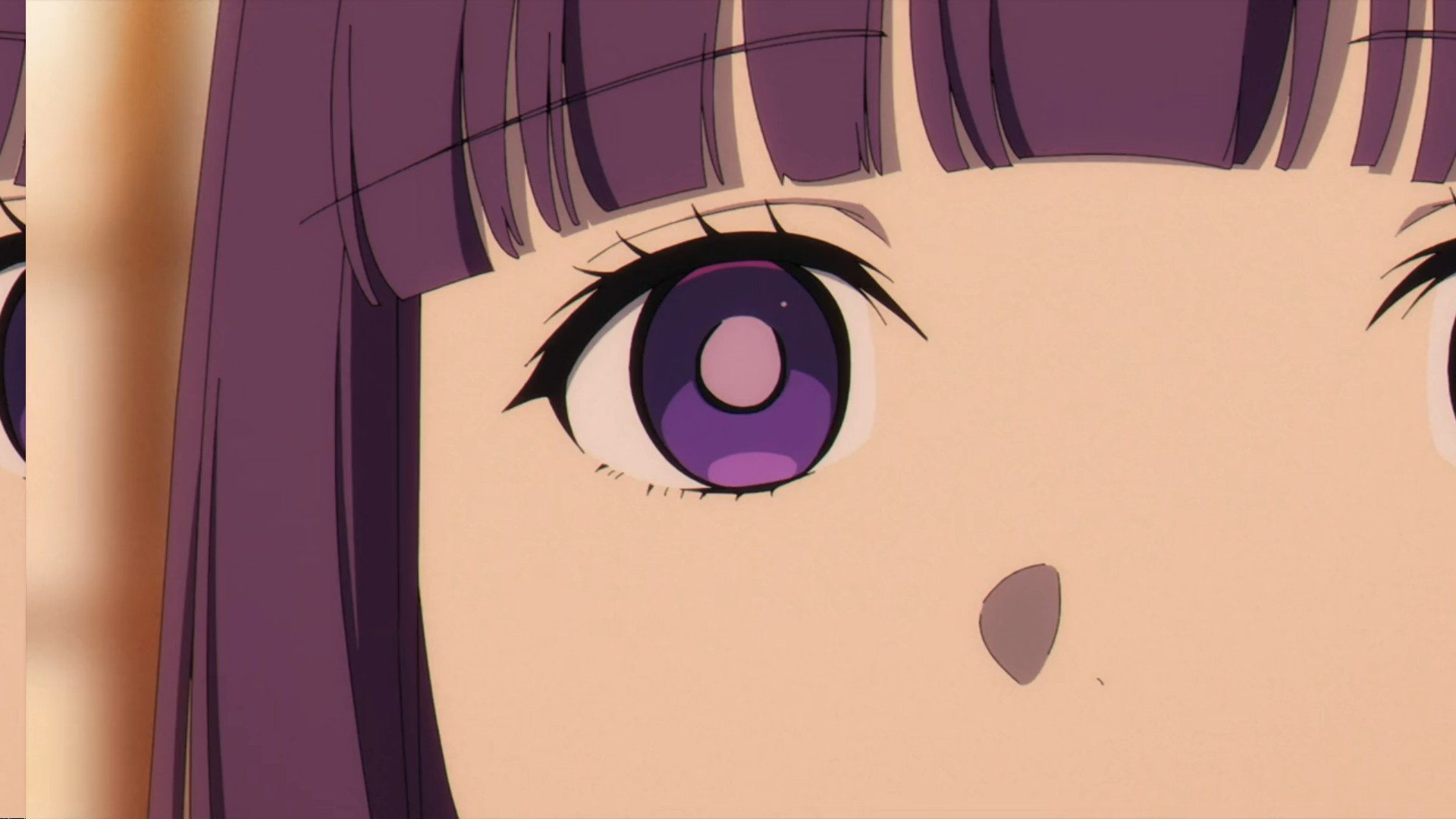 何かを見るフェルン